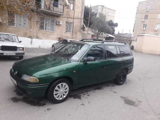 Opel Astra 1996, 888,888 km - 1.6 л - Bakı