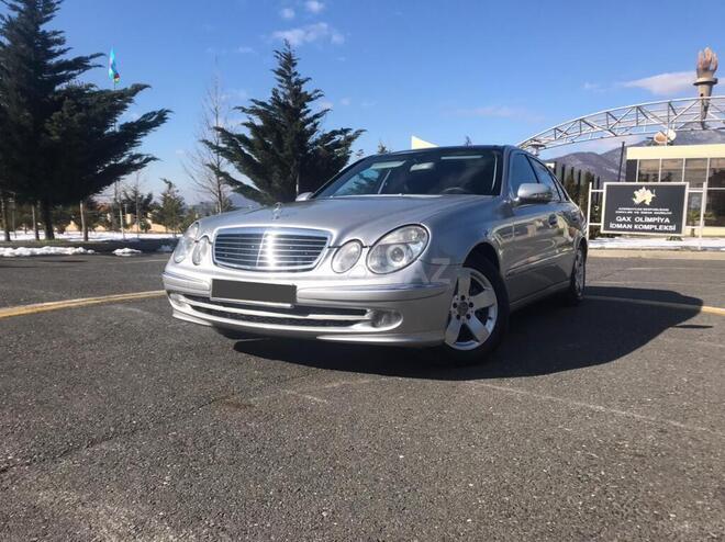 Mercedes E 270 2002, 336,000 km - 2.7 l - Qax