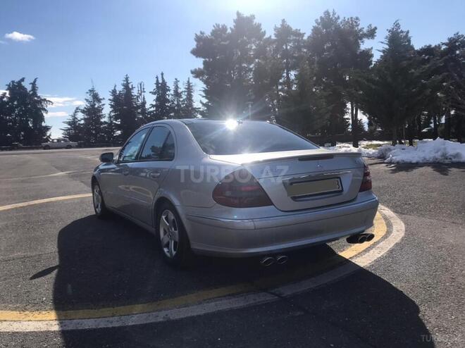 Mercedes E 270 2002, 336,000 km - 2.7 l - Qax