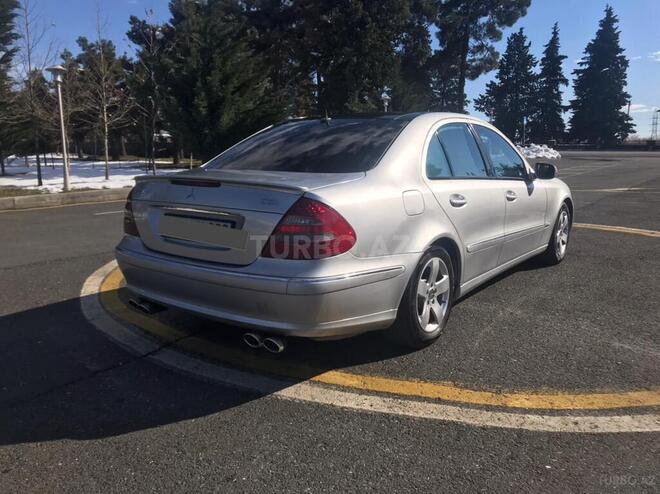 Mercedes E 270 2002, 336,000 km - 2.7 l - Qax