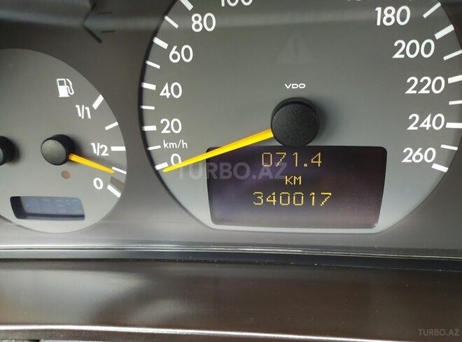 Mercedes E 270 2001, 234,000 km - 2.7 l - Bakı
