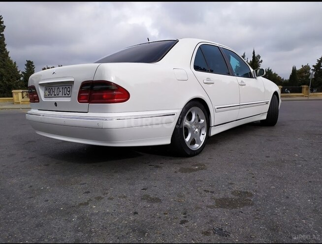 Mercedes E 270 2001, 234,000 km - 2.7 l - Bakı