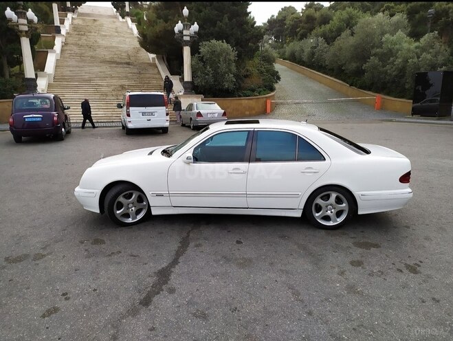 Mercedes E 270 2001, 234,000 km - 2.7 l - Bakı