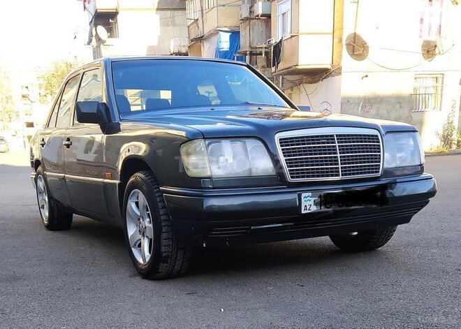 Mercedes E 220 1995, 380,365 km - 2.2 l - Gəncə
