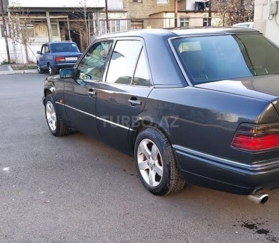 Mercedes E 220 1995, 380,365 km - 2.2 l - Gəncə