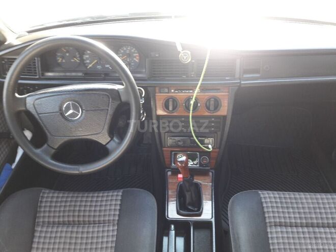 Mercedes 190 1993, 403,509 km - 1.8 l - Sumqayıt