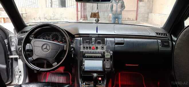 Mercedes E 320 1997, 321,000 km - 3.2 l - Bakı