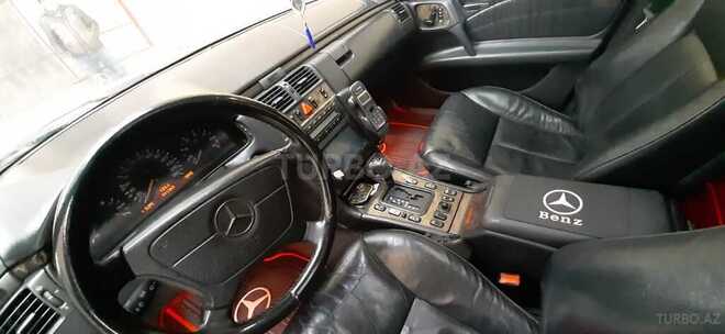 Mercedes E 320 1997, 321,000 km - 3.2 l - Bakı