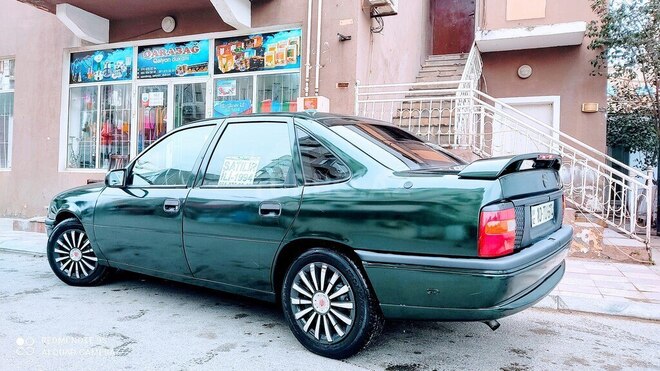 Opel Vectra 1994, 300,000 km - 1.3 l - Bakı