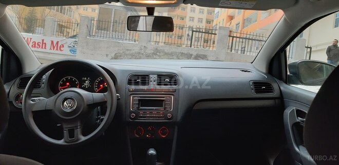 Volkswagen Polo 2015, 130,000 km - 1.6 l - Bakı