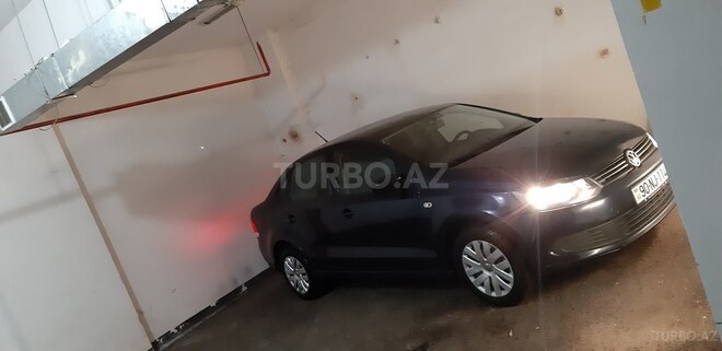 Volkswagen Polo 2015, 130,000 km - 1.6 l - Bakı