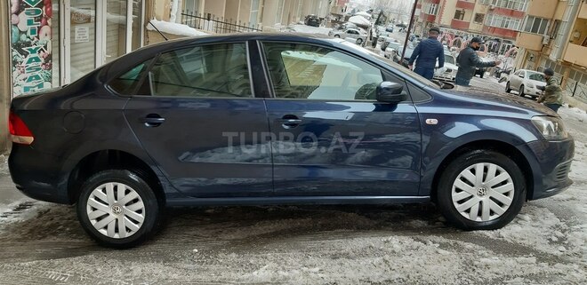 Volkswagen Polo 2015, 130,000 km - 1.6 l - Bakı