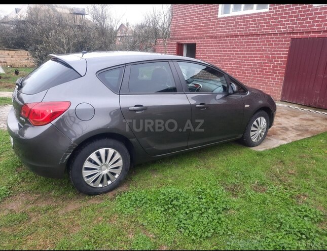 Opel Astra 2011, 92,000 km - 1.4 l - Lənkəran