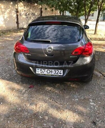 Opel Astra 2011, 92,000 km - 1.4 l - Lənkəran