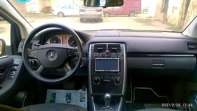 Mercedes B 180 2009, 82,000 km - 1.7 l - Bakı