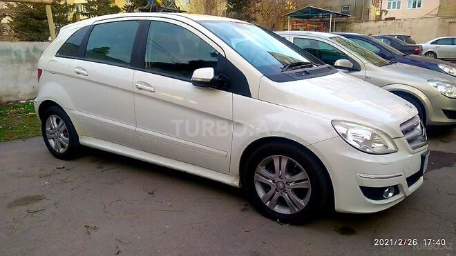 Mercedes B 180 2009, 82,000 km - 1.7 l - Bakı