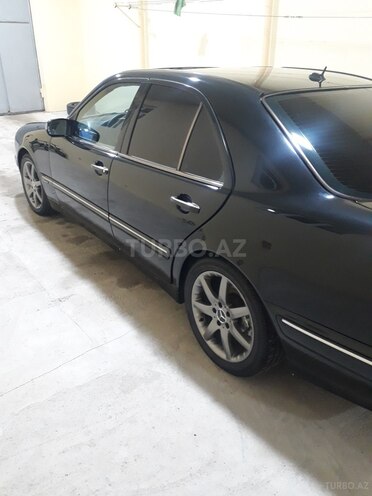 Mercedes E 220 2000, 303,588 km - 2.2 l - Gəncə