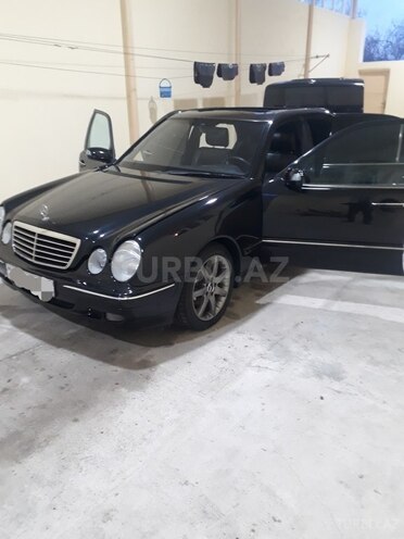 Mercedes E 220 2000, 303,588 km - 2.2 l - Gəncə