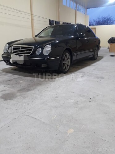 Mercedes E 220 2000, 303,588 km - 2.2 l - Gəncə