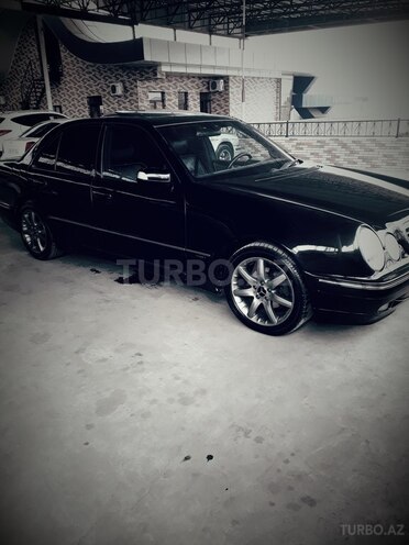Mercedes E 220 2000, 303,588 km - 2.2 l - Gəncə