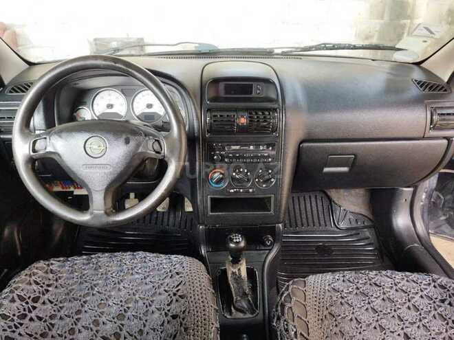 Opel Astra 1998, 300,000 km - 1.6 л - Ucar