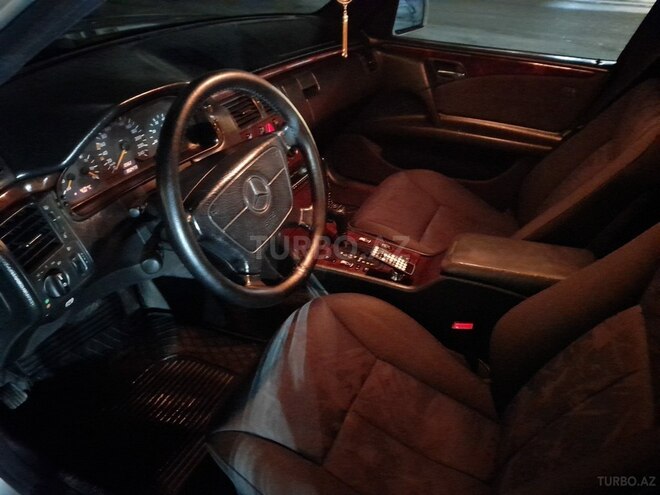 Mercedes E 220 1987, 343,000 km - 2.3 l - Bakı