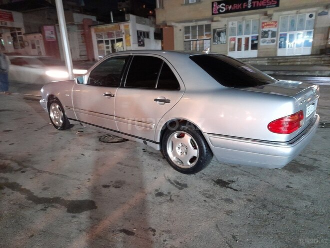Mercedes E 220 1987, 343,000 km - 2.3 l - Bakı