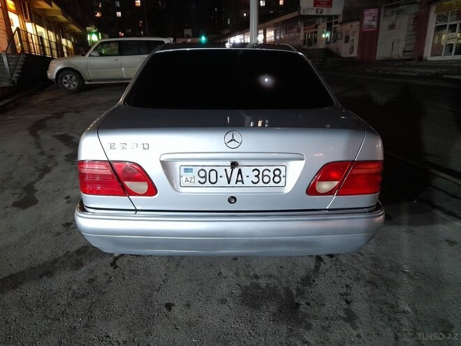 Mercedes E 220 1987, 343,000 km - 2.3 l - Bakı