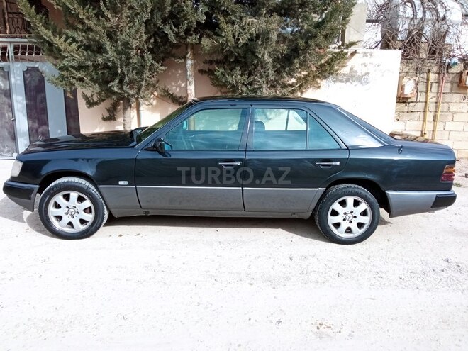 Mercedes E 250 1993, 220,000 km - 2.5 l - Bakı