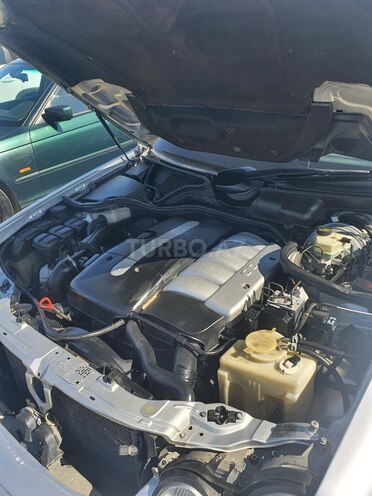 Mercedes E 270 2000, 350,000 km - 2.7 l - Bakı
