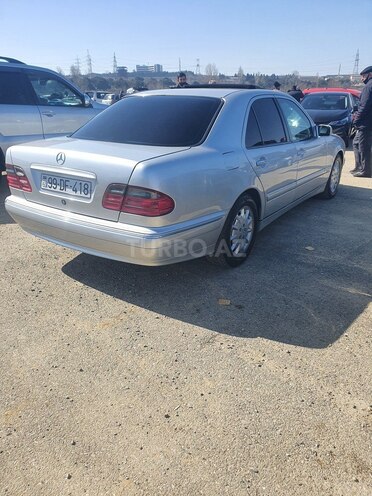 Mercedes E 270 2000, 350,000 km - 2.7 l - Bakı