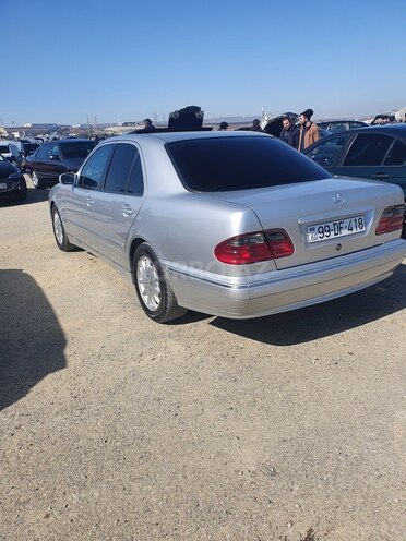 Mercedes E 270 2000, 350,000 km - 2.7 l - Bakı