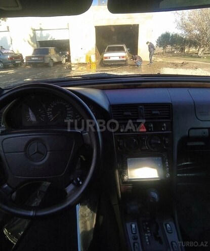 Mercedes E 230 1998, 235,400 km - 2.3 l - Ağcabədi