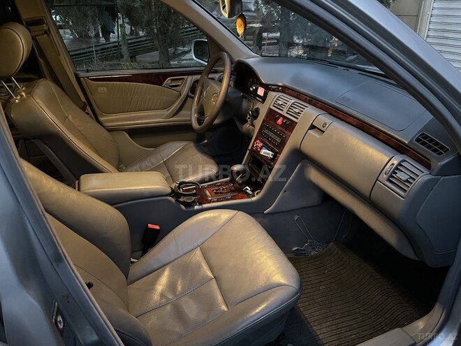Mercedes E 320 2001, 202,000 km - 3.2 л - Gəncə