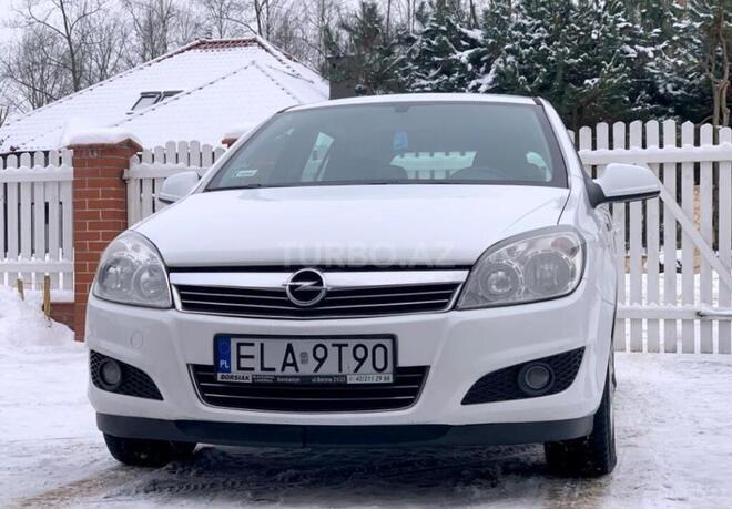 Opel Astra 2009, 135,000 km - 1.4 l - Bakı