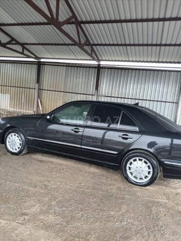 Mercedes E 240 2000, 243,000 km - 2.4 l - Yardımlı
