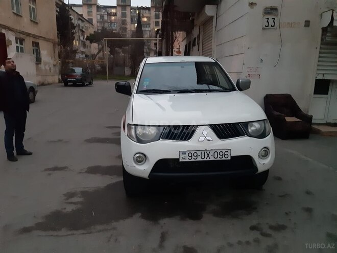 Mitsubishi L200 2009, 297,000 km - 2.5 l - Bakı