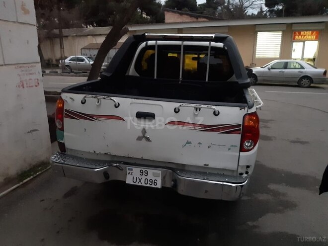 Mitsubishi L200 2009, 297,000 km - 2.5 l - Bakı