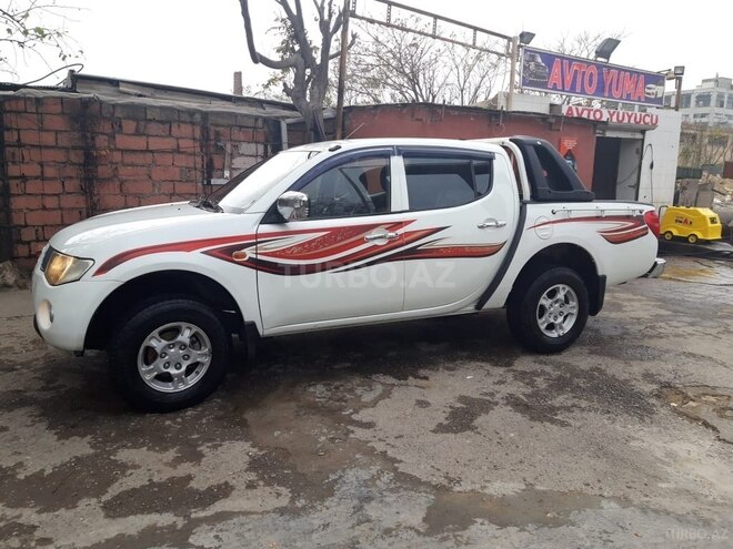 Mitsubishi L200 2009, 297,000 km - 2.5 l - Bakı