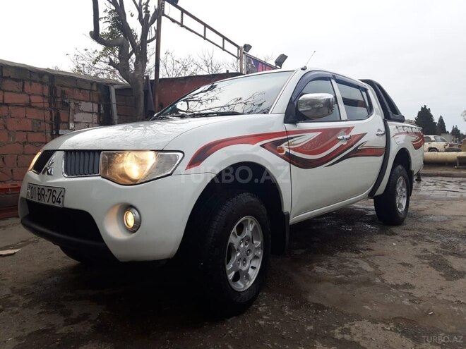 Mitsubishi L200 2009, 297,000 km - 2.5 l - Bakı