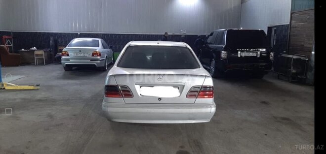 Mercedes E 220 2009, 135,000 km - 2.2 l - Bakı