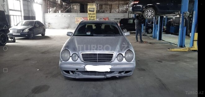 Mercedes E 220 2009, 135,000 km - 2.2 l - Bakı