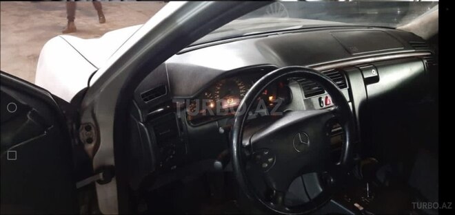 Mercedes E 220 2009, 135,000 km - 2.2 l - Bakı