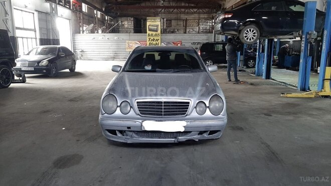 Mercedes E 220 2009, 135,000 km - 2.2 l - Bakı
