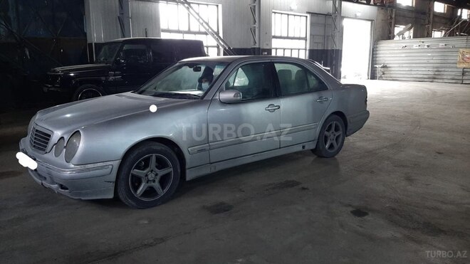 Mercedes E 220 2009, 135,000 km - 2.2 l - Bakı