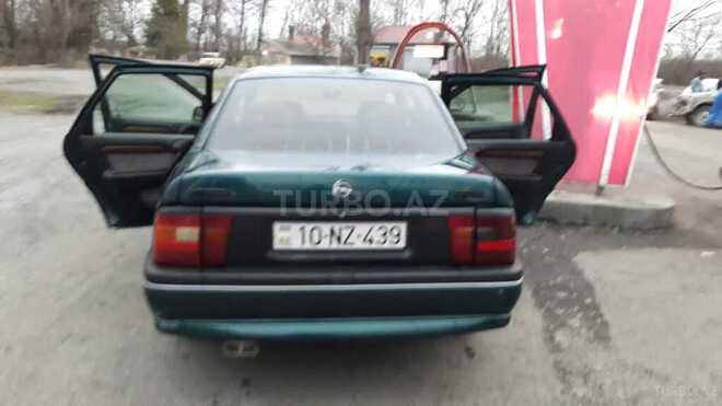 Opel Vectra 1995, 150,000 km - 2.0 л - Zaqatala