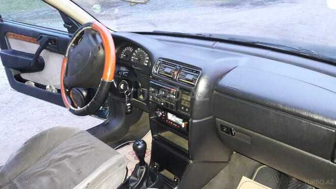 Opel Vectra 1995, 150,000 km - 2.0 л - Zaqatala