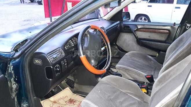 Opel Vectra 1995, 150,000 km - 2.0 л - Zaqatala