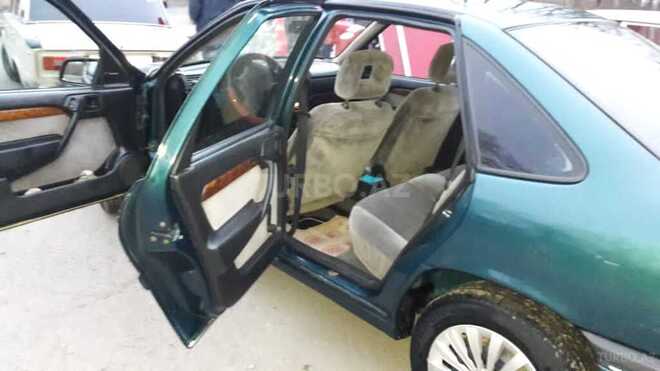 Opel Vectra 1995, 150,000 km - 2.0 л - Zaqatala