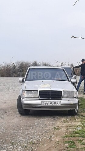 Mercedes E 250 1987, 415,522 km - 2.5 l - Sabirabad